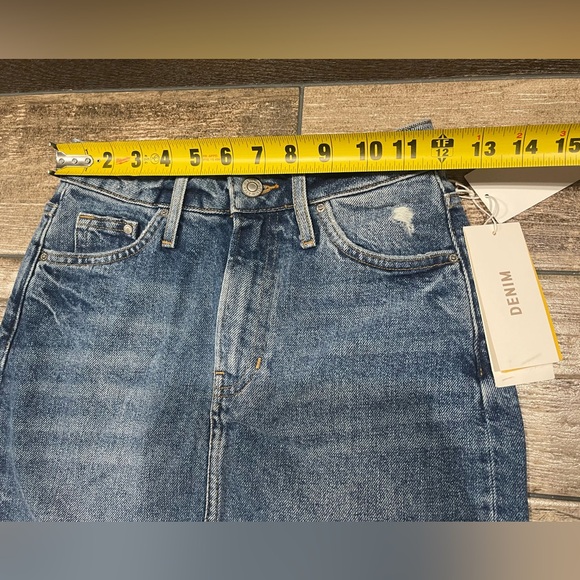 🩵H&M Distressed Medium Wash Denim Midi Skirt Women’s Size 0 NWT🩵 - Picture 3 of 11